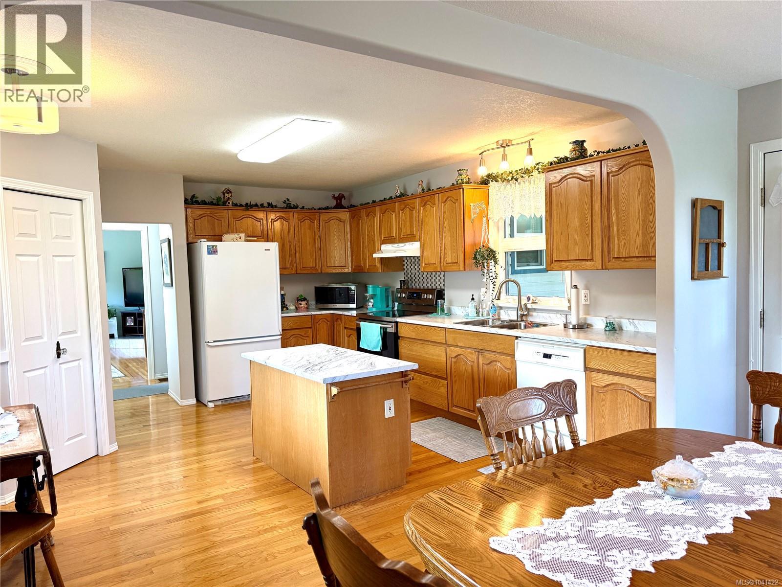 6131 Drinkwater Rd Property Photo 13