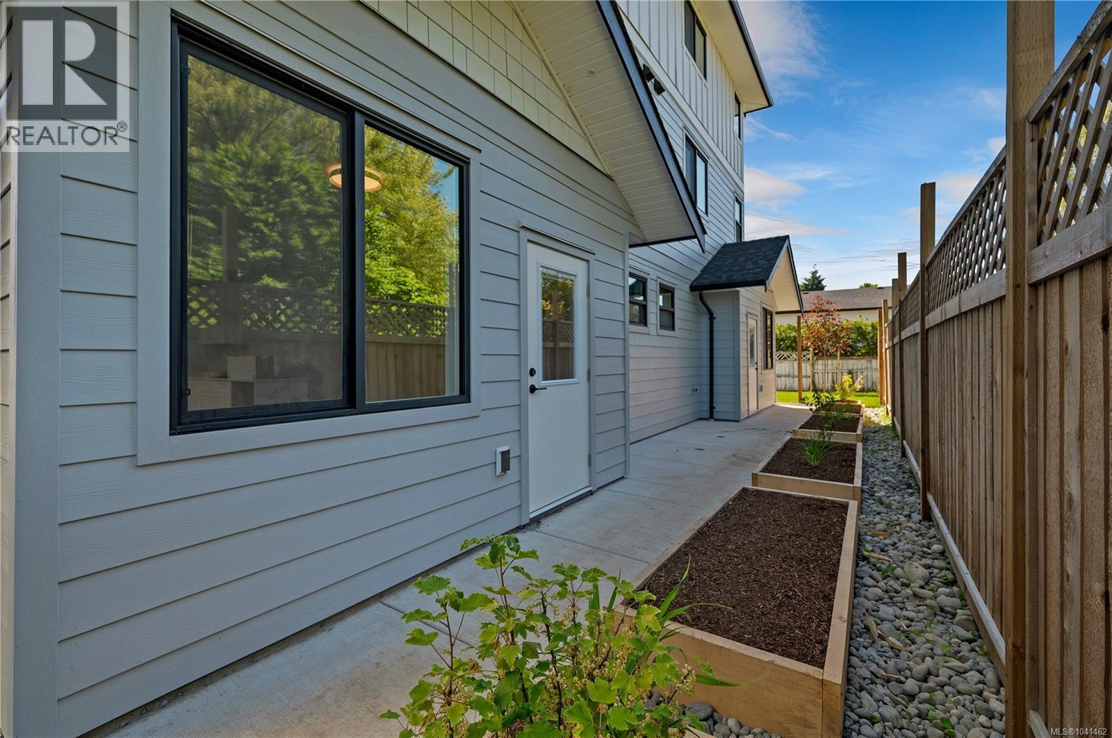 2022b Galerno Rd Property Photo 39