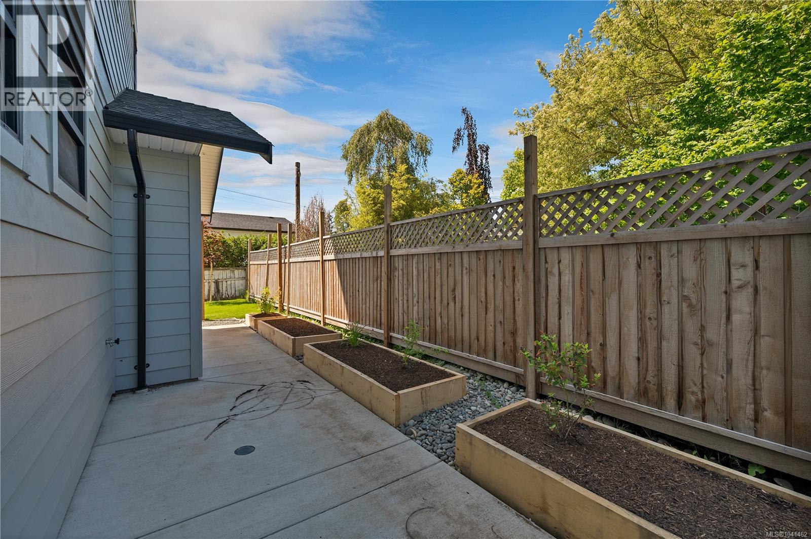 2022b Galerno Rd Property Photo 40