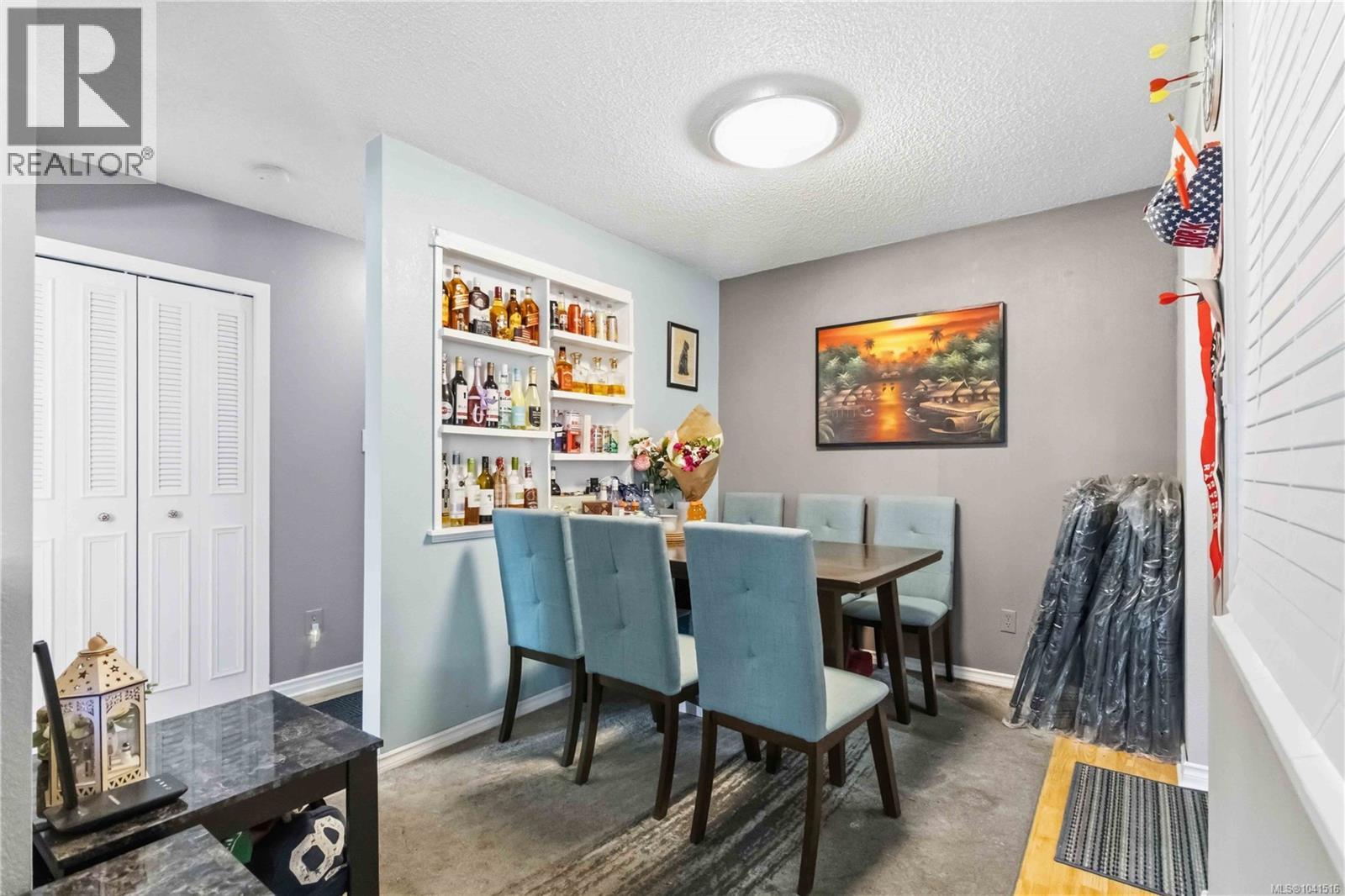 306 1525 Hillside Ave Property Photo 10