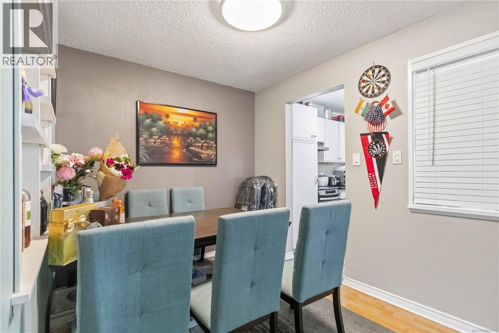 306 1525 Hillside Ave Property Photo 11