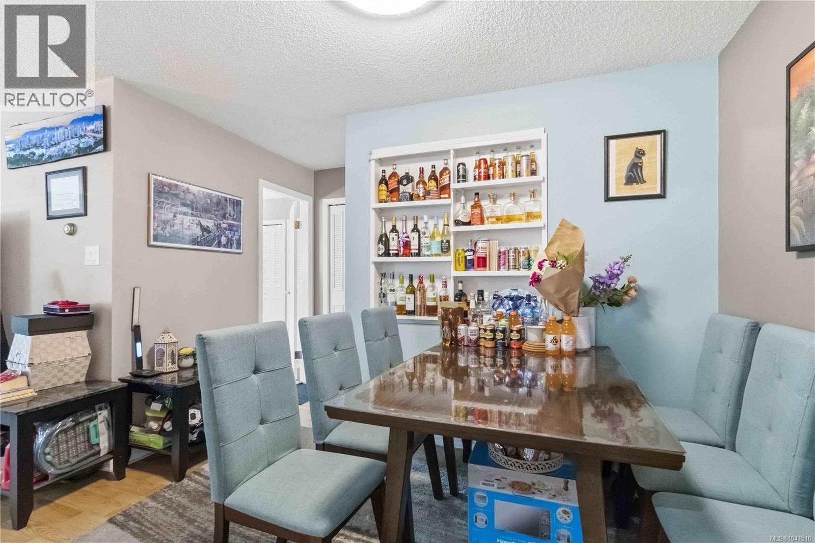 306 1525 Hillside Ave Property Photo 12