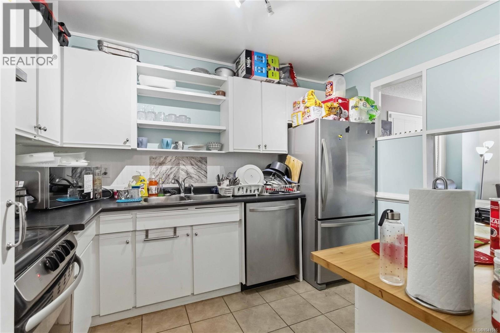 306 1525 Hillside Ave Property Photo 13