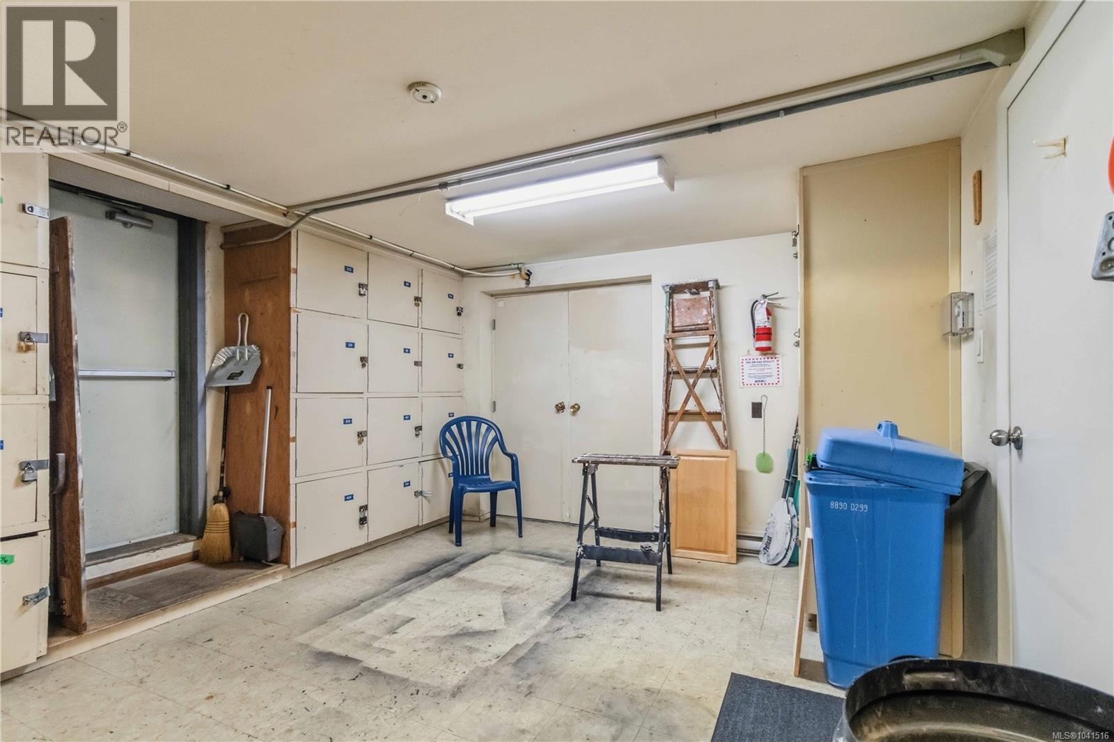 306 1525 Hillside Ave Property Photo 25