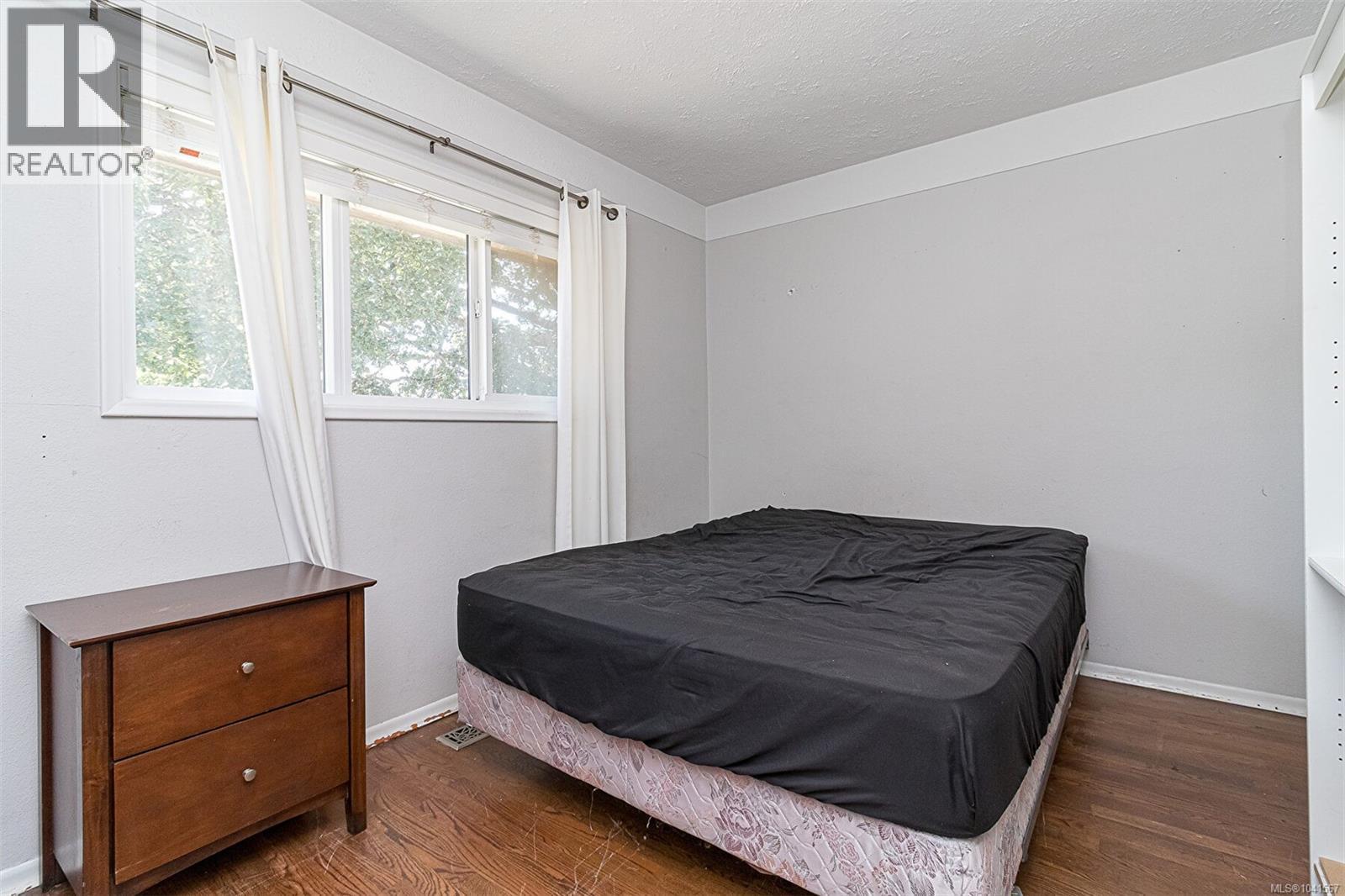 575 Burnside Rd E Property Photo 12