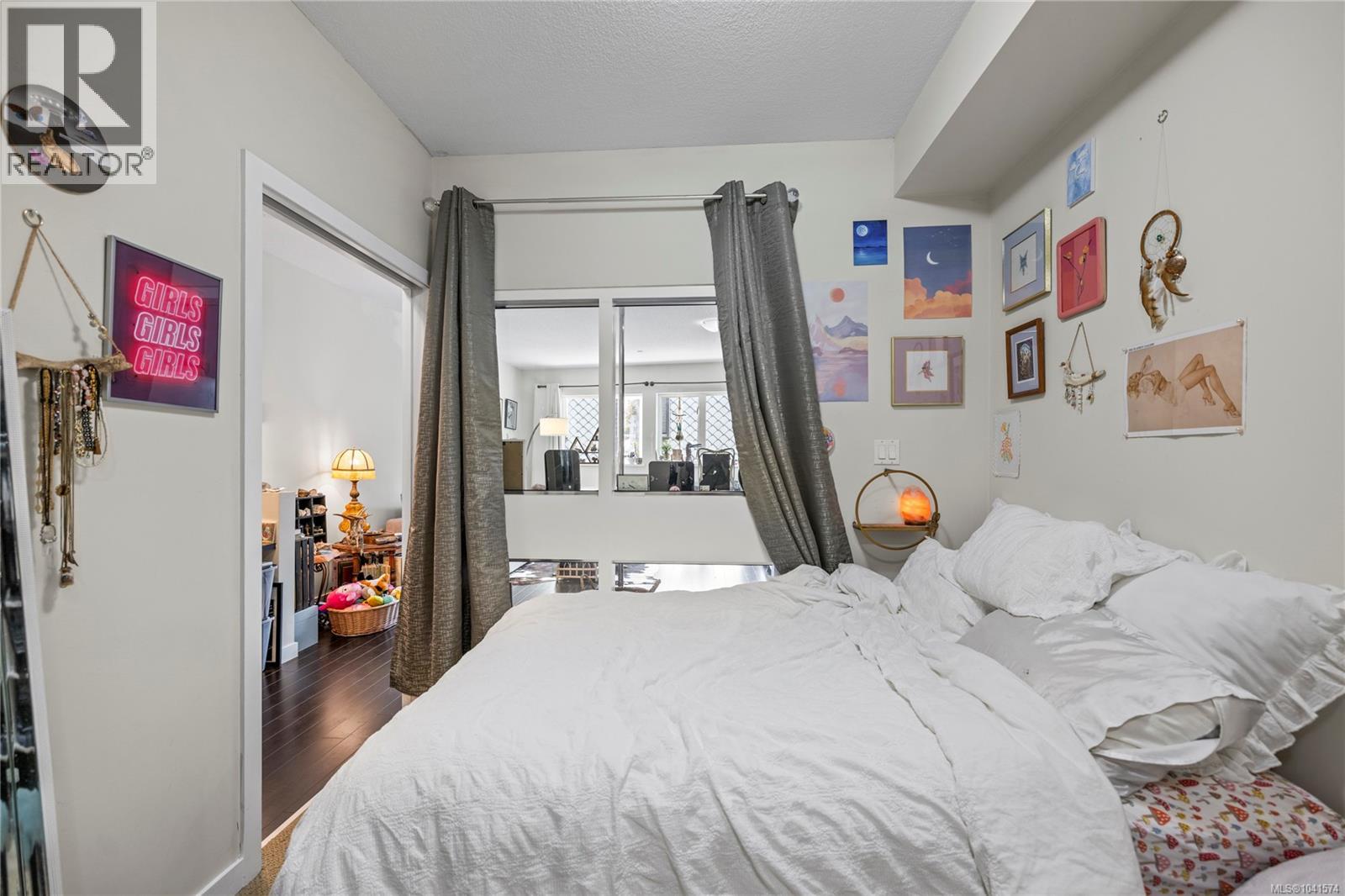 204 99 Chapel St Property Photo 13