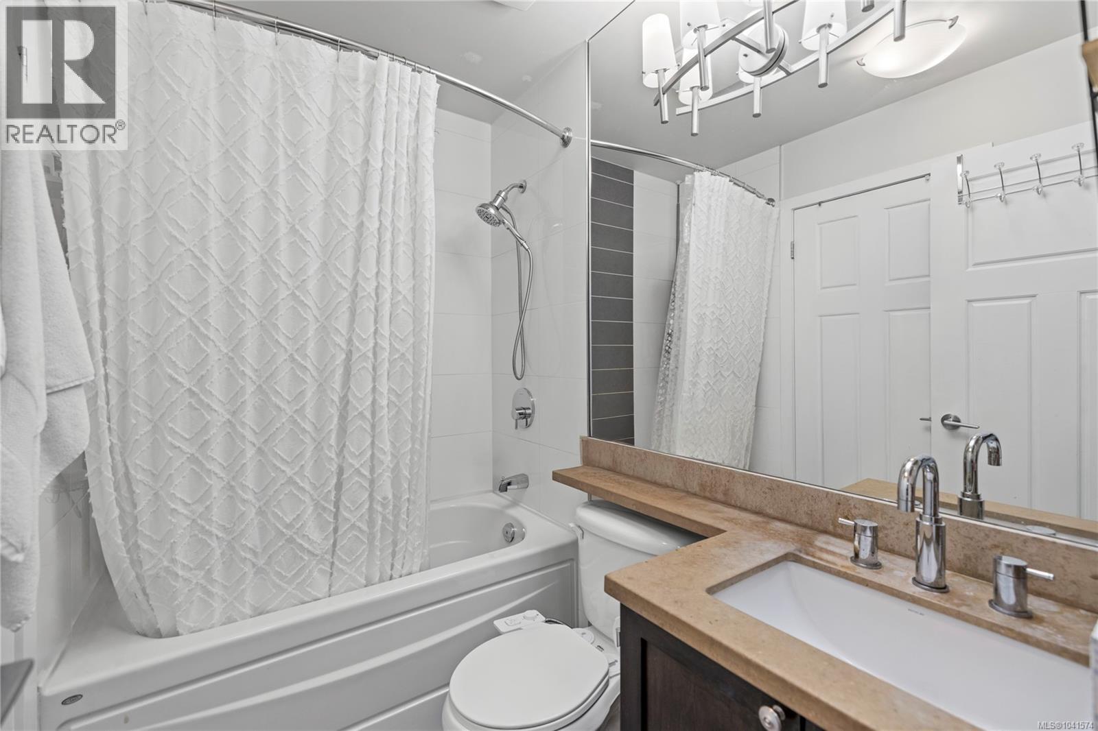 204 99 Chapel St Property Photo 15