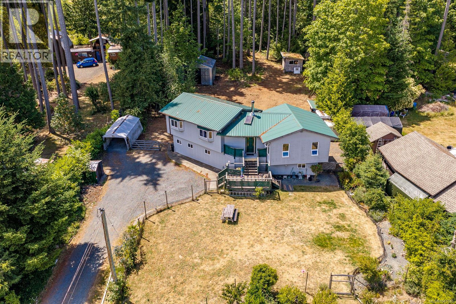 4530 Thompson Clarke Dr E Property Photo 1