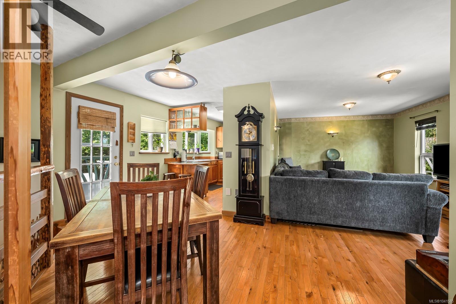 4530 Thompson Clarke Dr E Property Photo 6