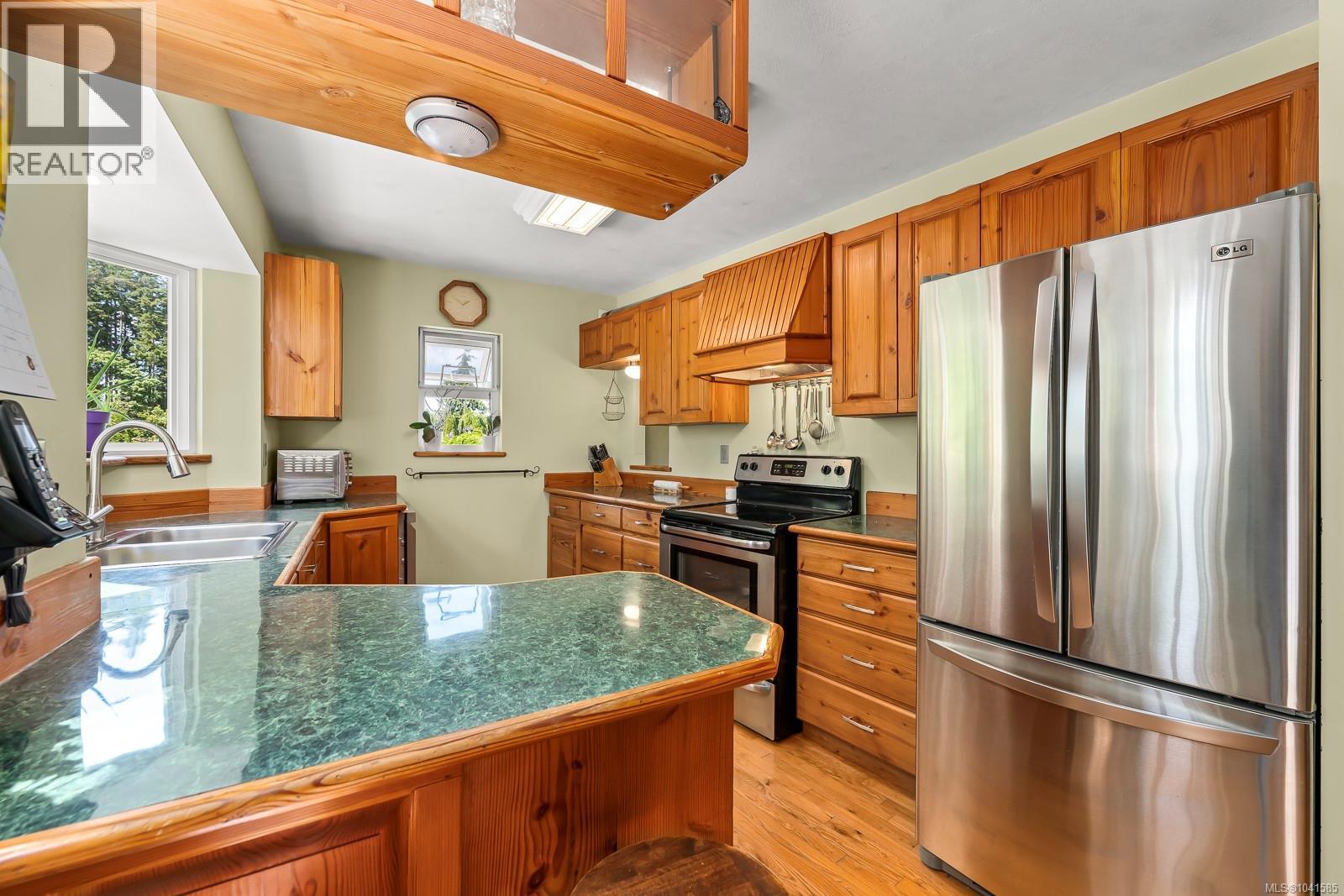 4530 Thompson Clarke Dr E Property Photo 12