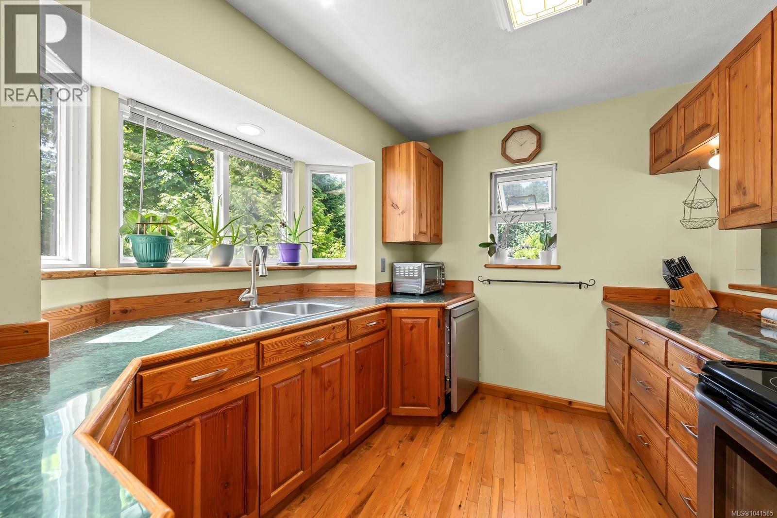 4530 Thompson Clarke Dr E Property Photo 14