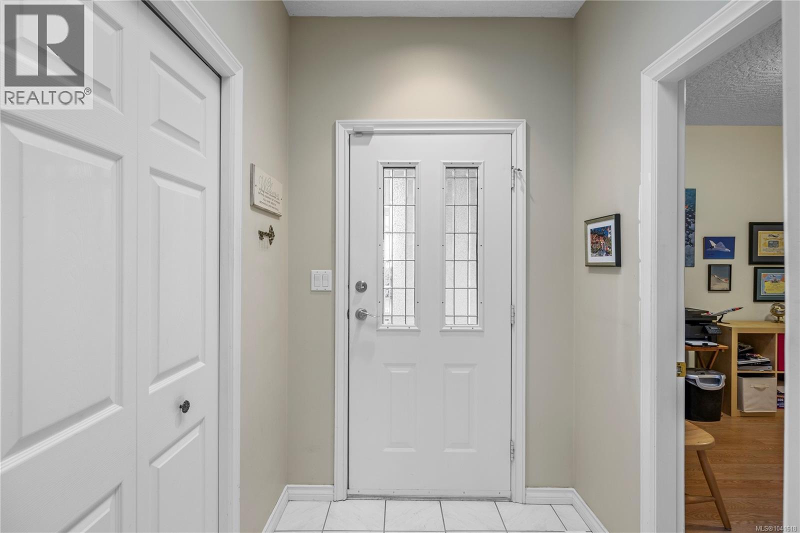 45 2979 River Rd Property Photo 5