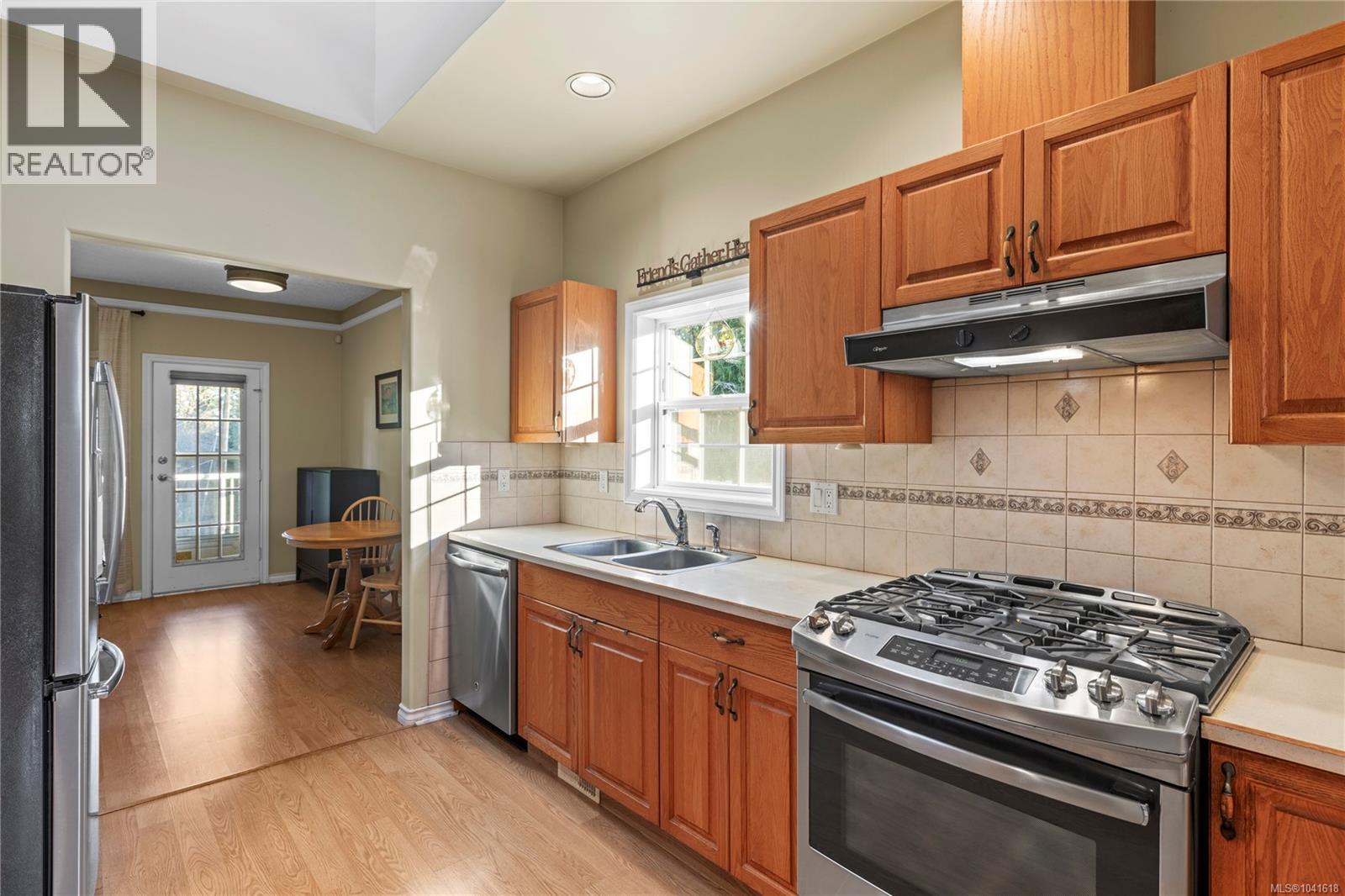 45 2979 River Rd Property Photo 11