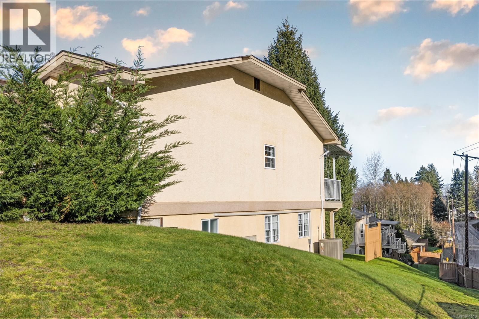 45 2979 River Rd Property Photo 41