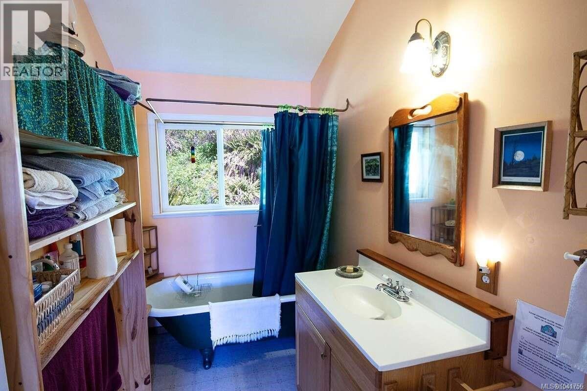 326 Grappler Inlet Property Photo 11