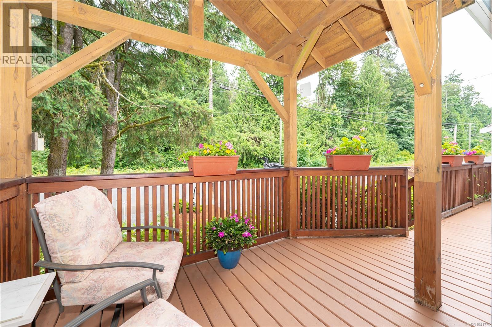 3023 Oak St Property Photo 5