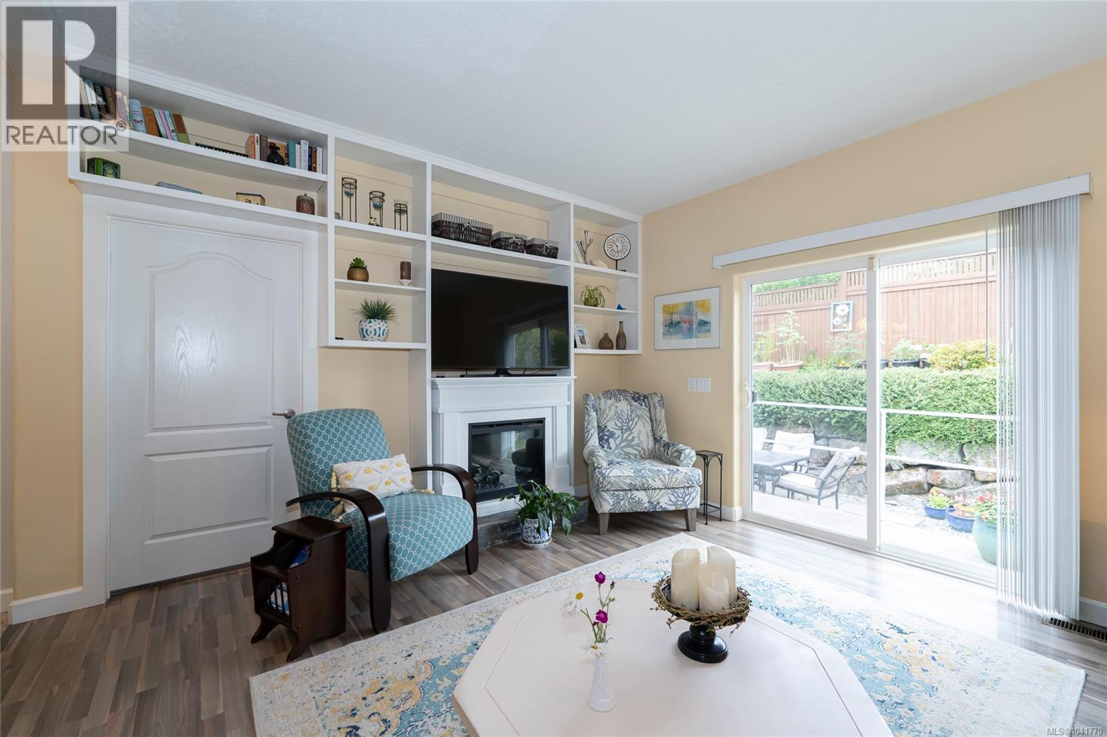 3023 Oak St Property Photo 11