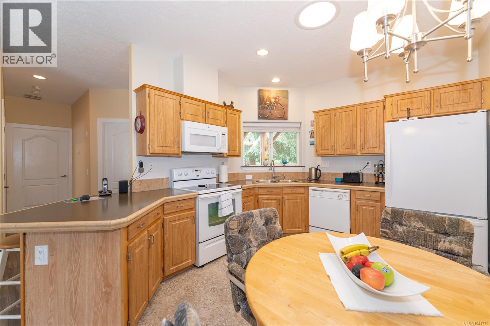 3023 Oak St Property Photo 14