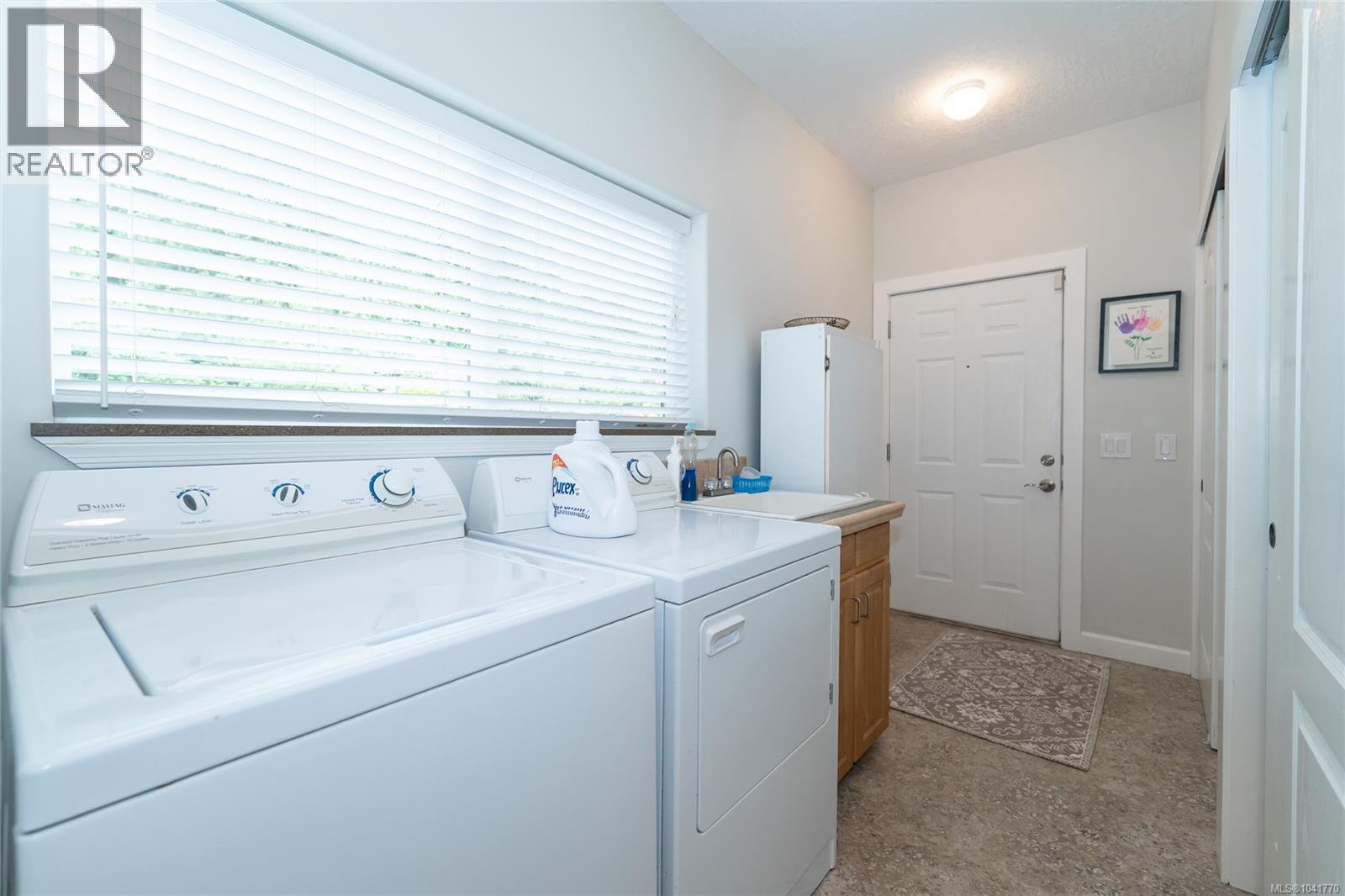 3023 Oak St Property Photo 15