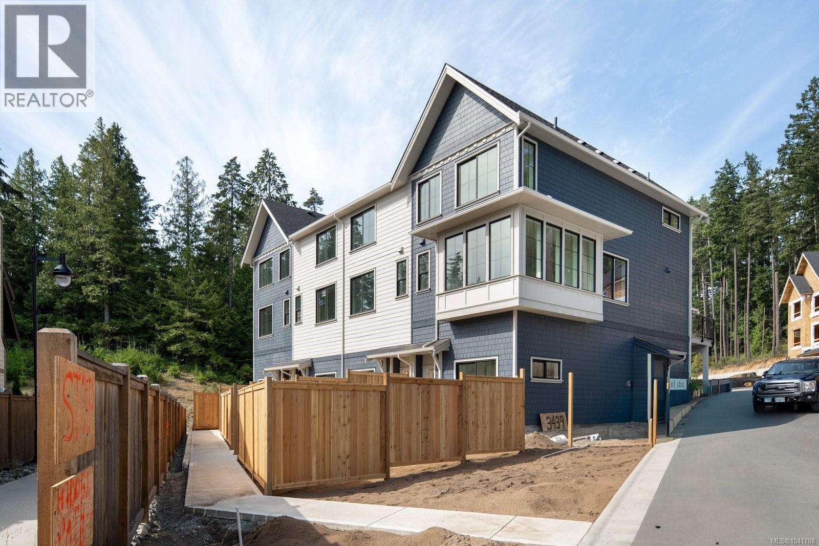 1 3439 Trumpeter St Property Photo 12