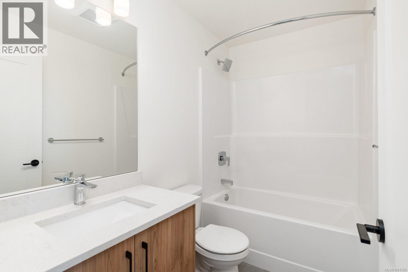 2 3439 Trumpeter St Property Photo 9