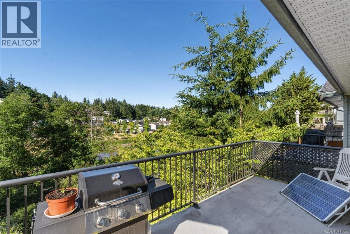 4755 Fairbrook Cres Property Photo 11