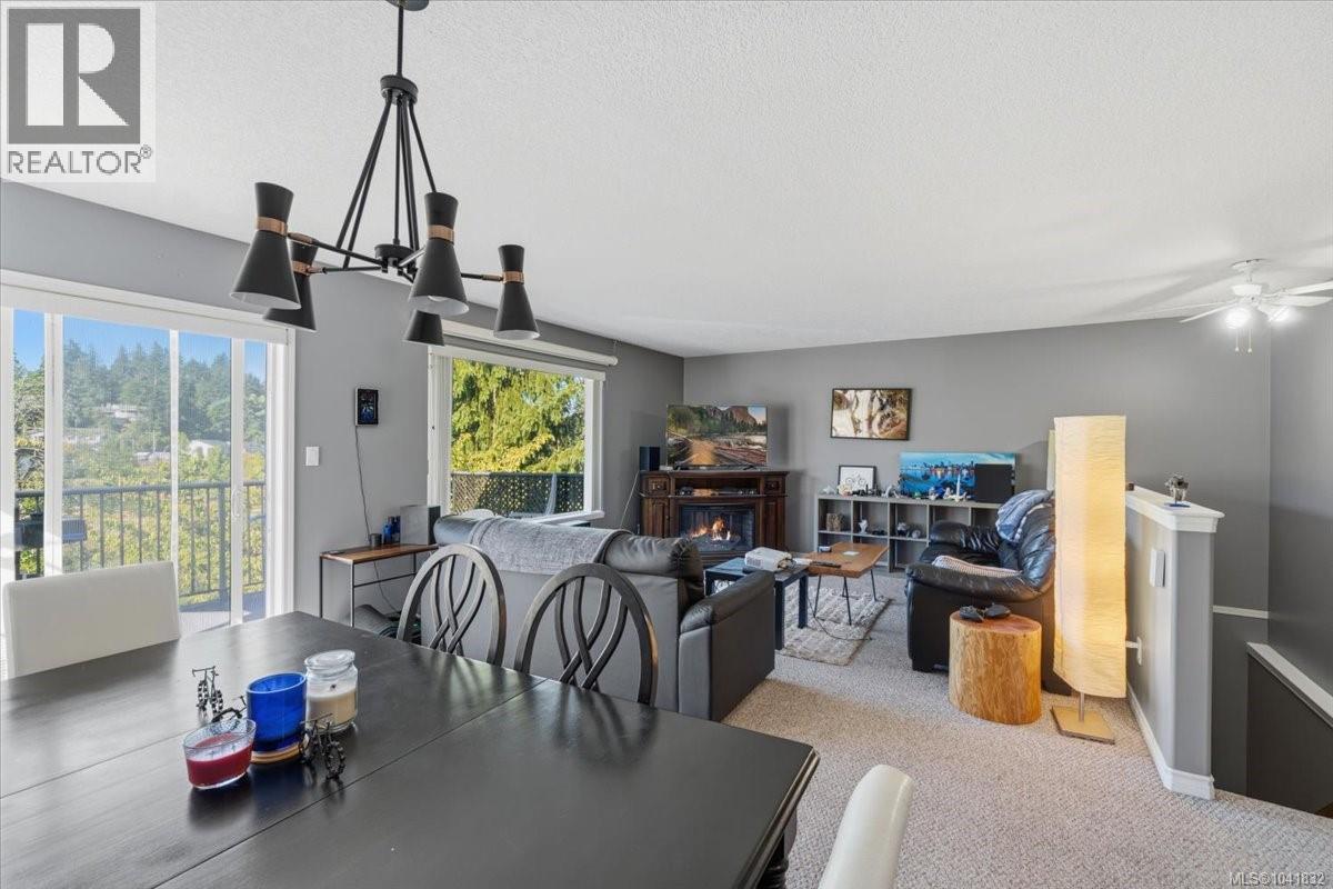 4755 Fairbrook Cres Property Photo 12