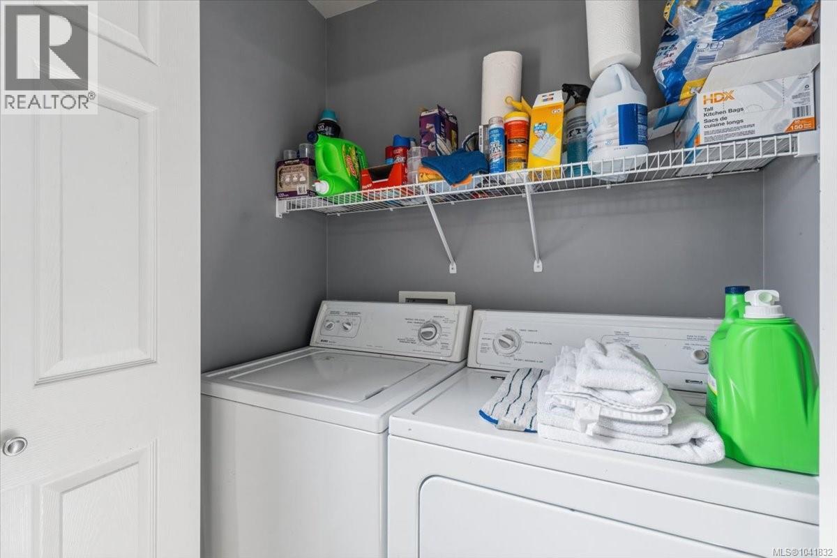 4755 Fairbrook Cres Property Photo 15