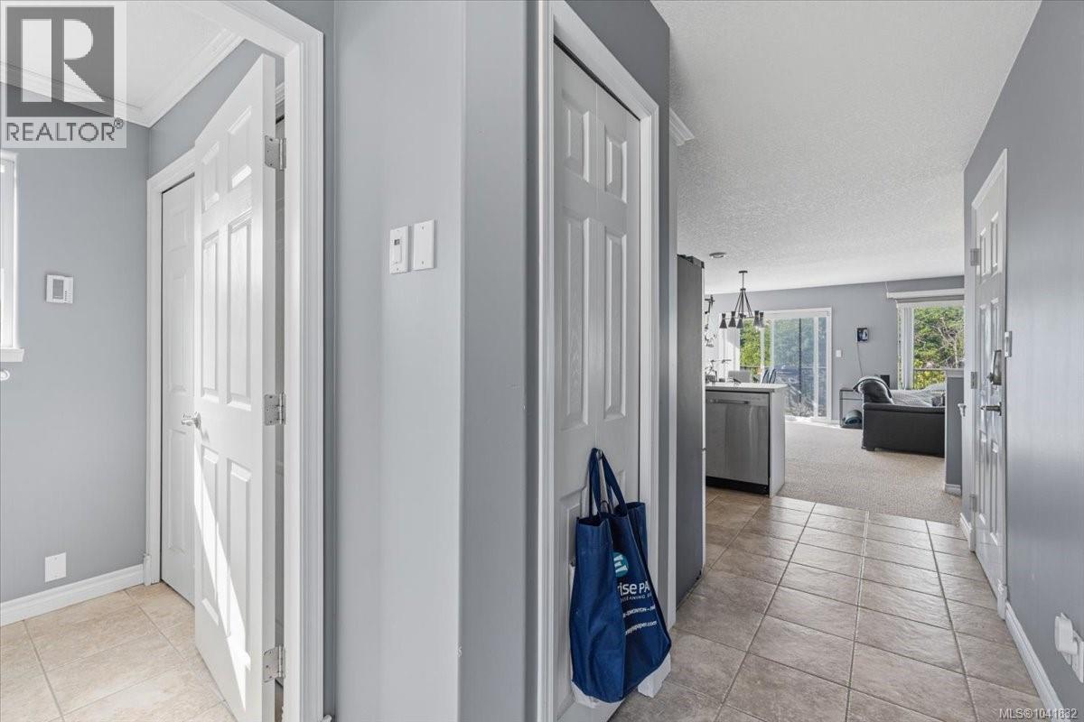 4755 Fairbrook Cres Property Photo 16