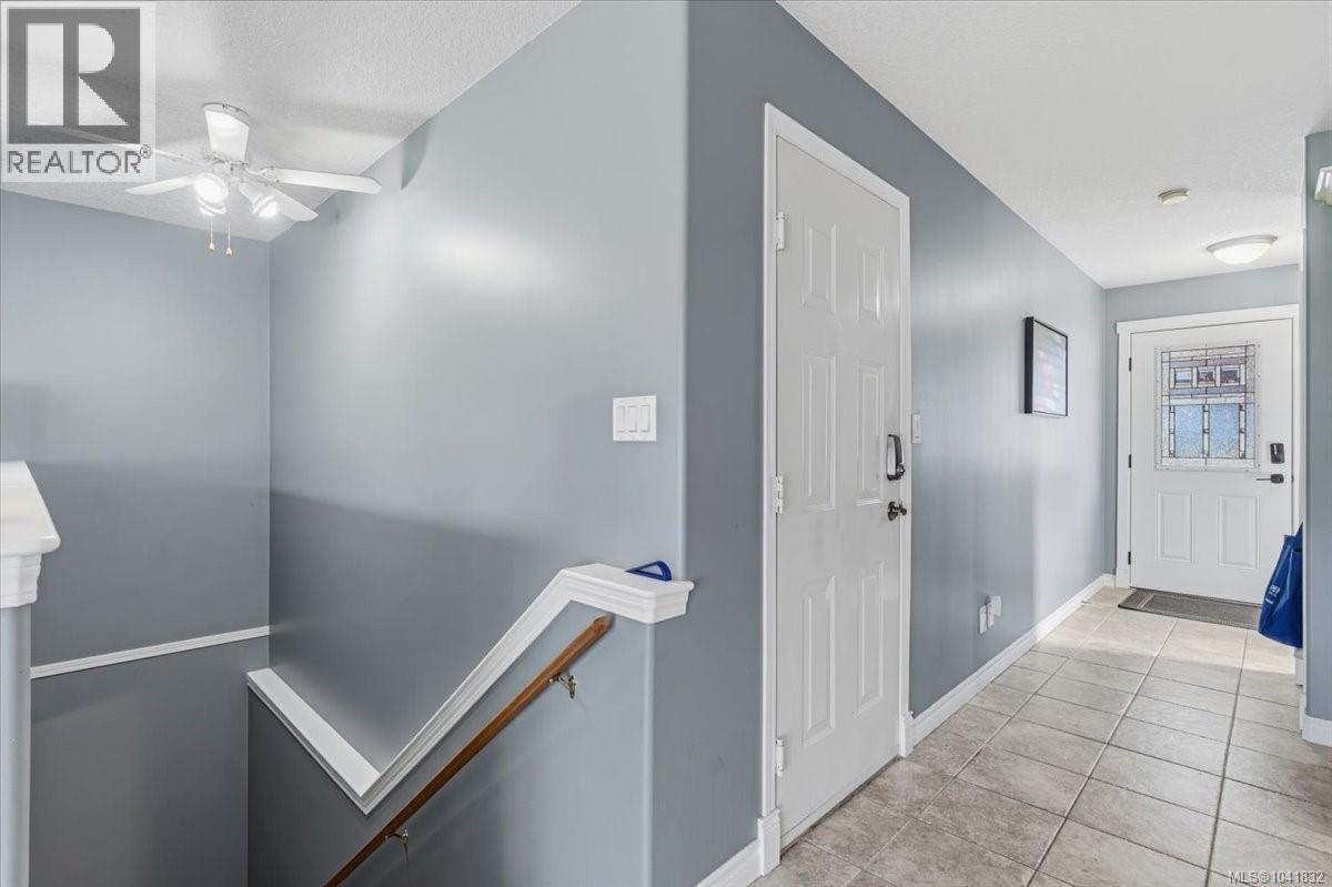 4755 Fairbrook Cres Property Photo 17
