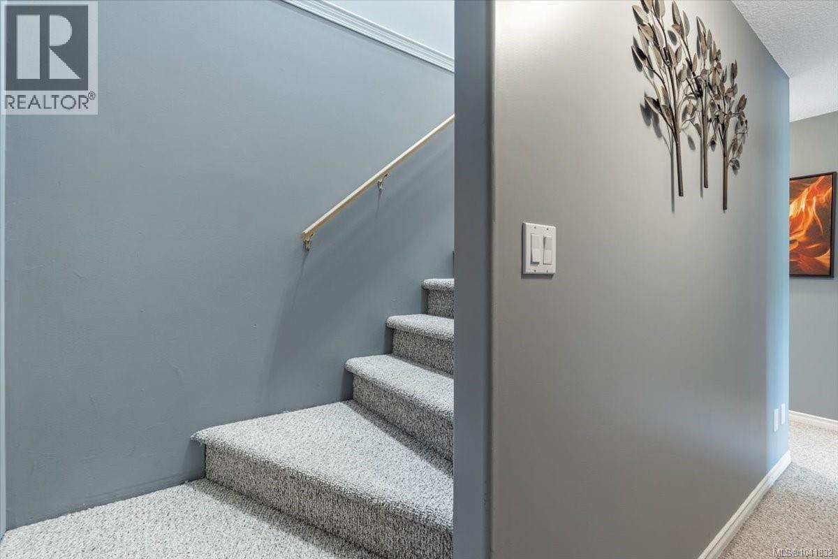 4755 Fairbrook Cres Property Photo 18