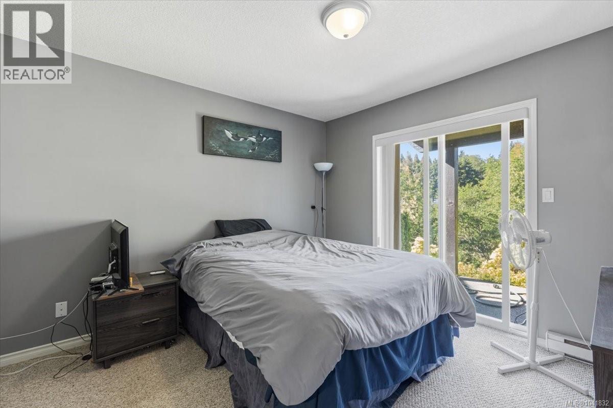 4755 Fairbrook Cres Property Photo 19