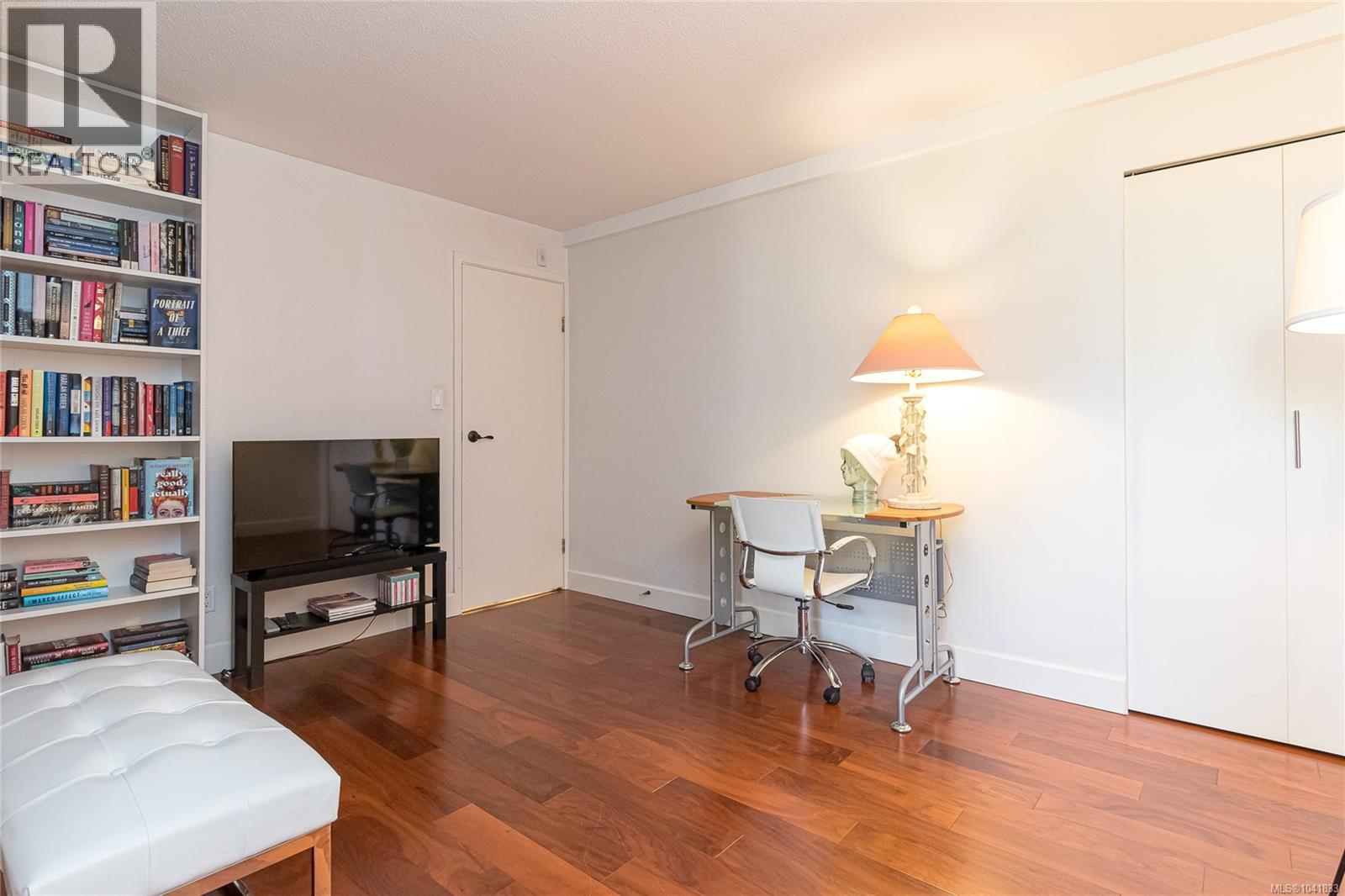 301 2930 Cook St Property Photo 17
