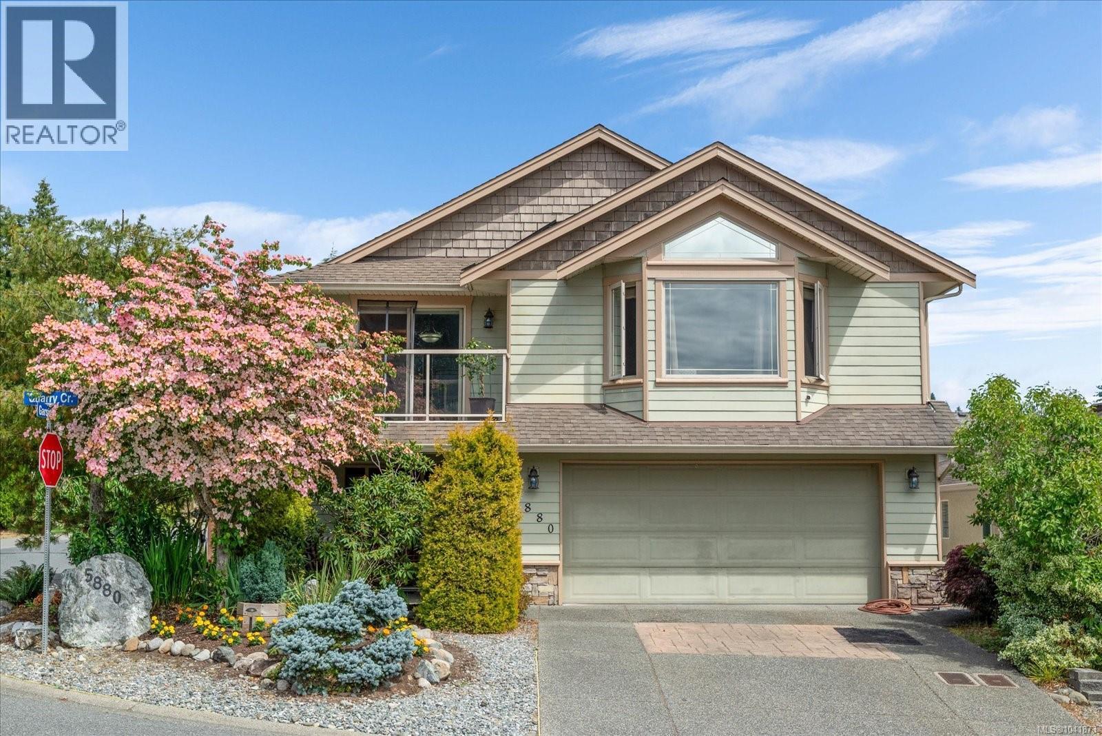 5880 Quarry Cres