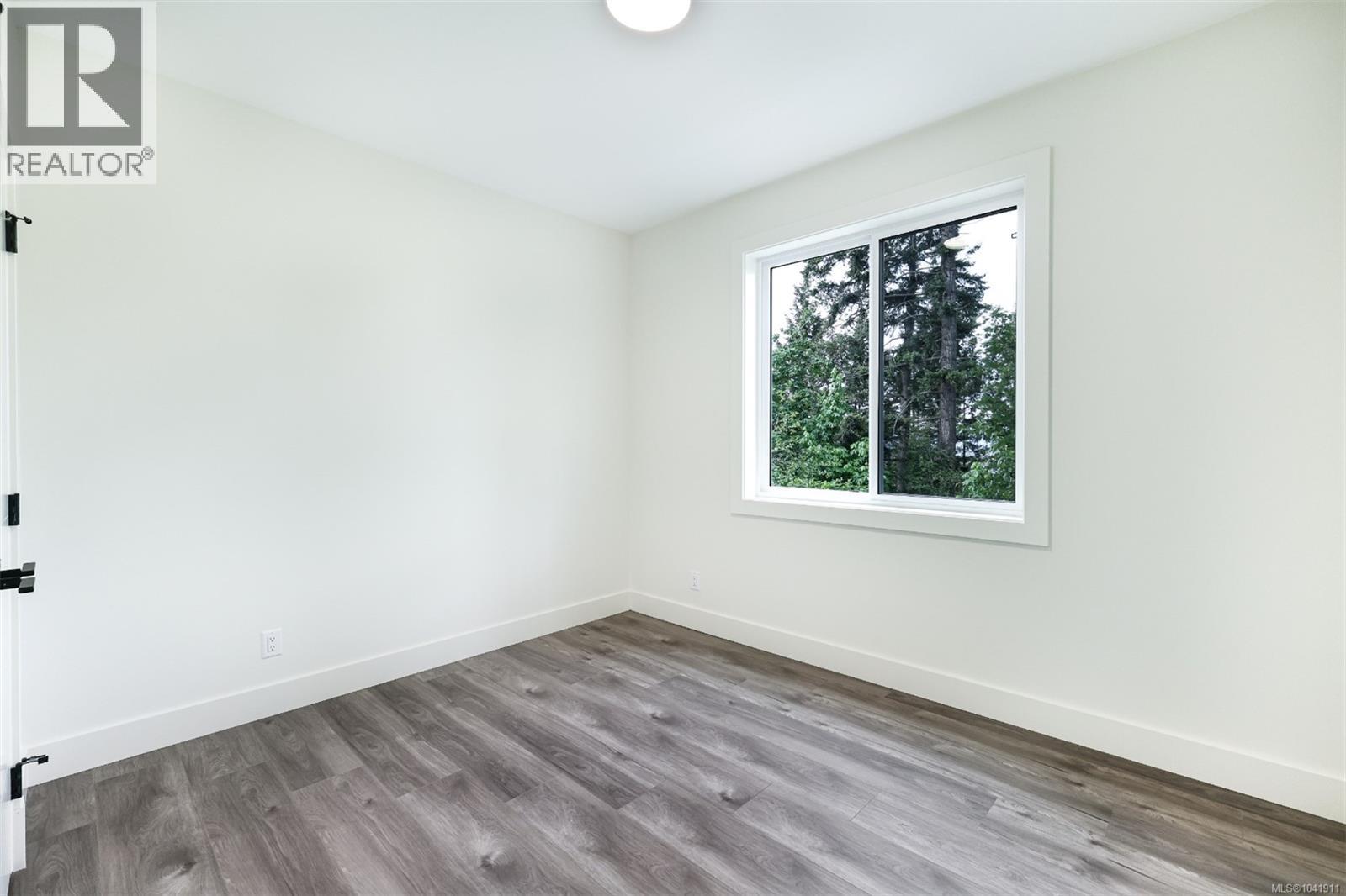 909 Harbour View St Property Photo 26