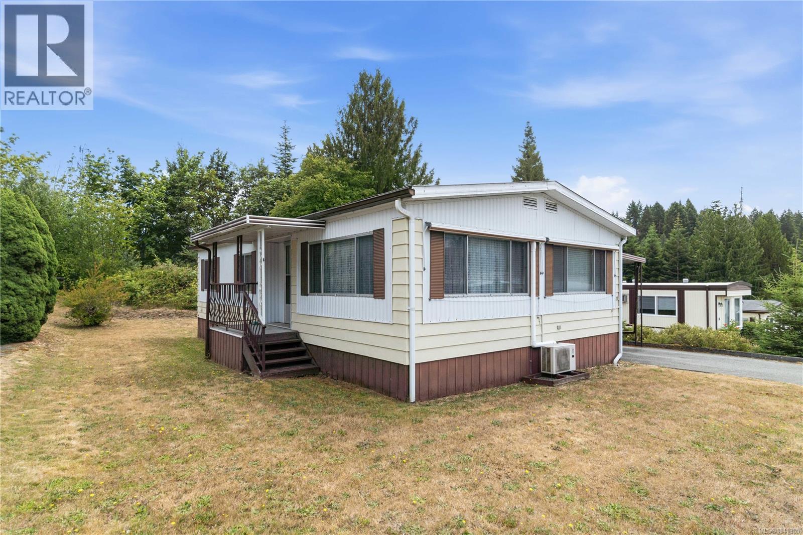 15 4935 Broughton St Property Photo 2