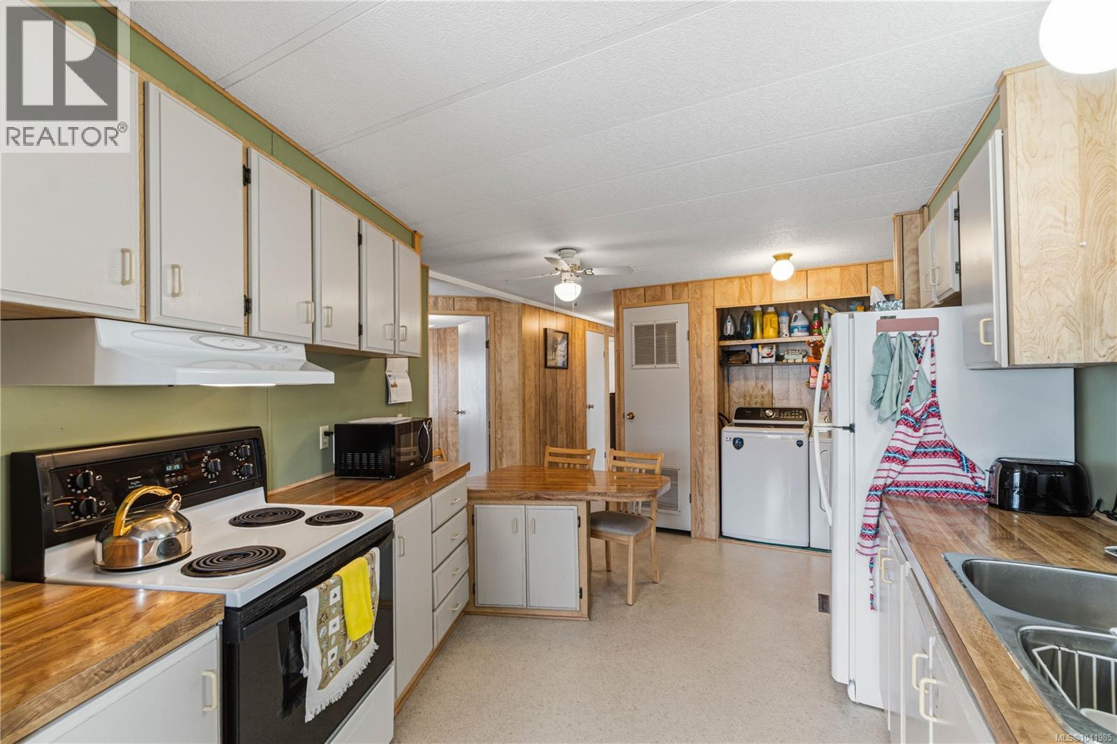 15 4935 Broughton St Property Photo 10