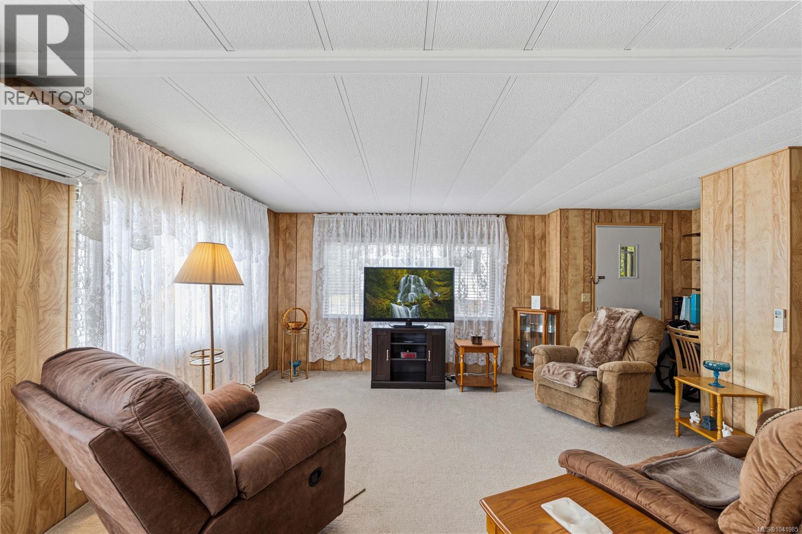 15 4935 Broughton St Property Photo 14