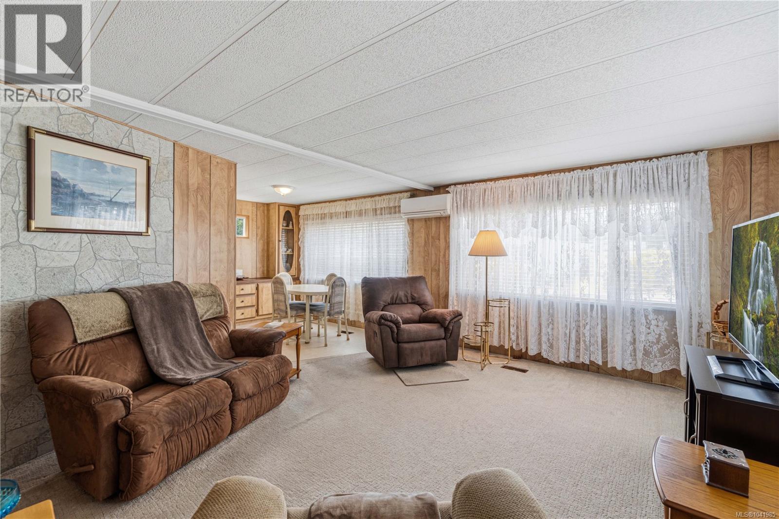 15 4935 Broughton St Property Photo 16