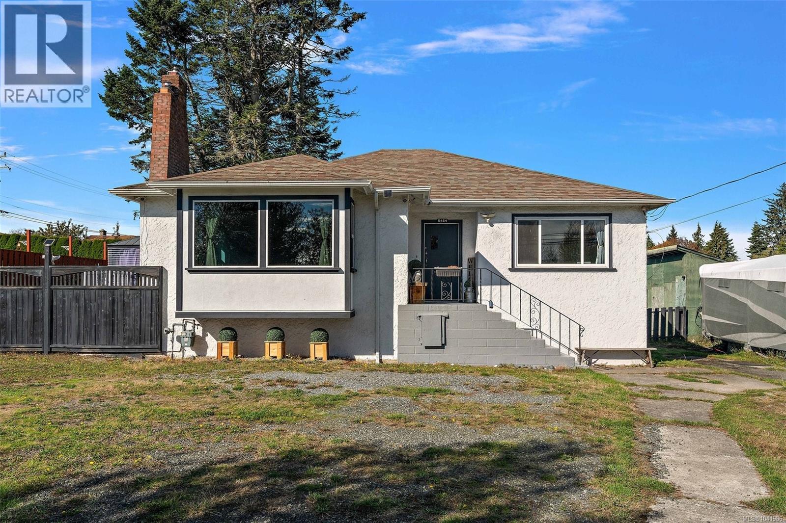 6484 Sooke Rd Property Photo 2
