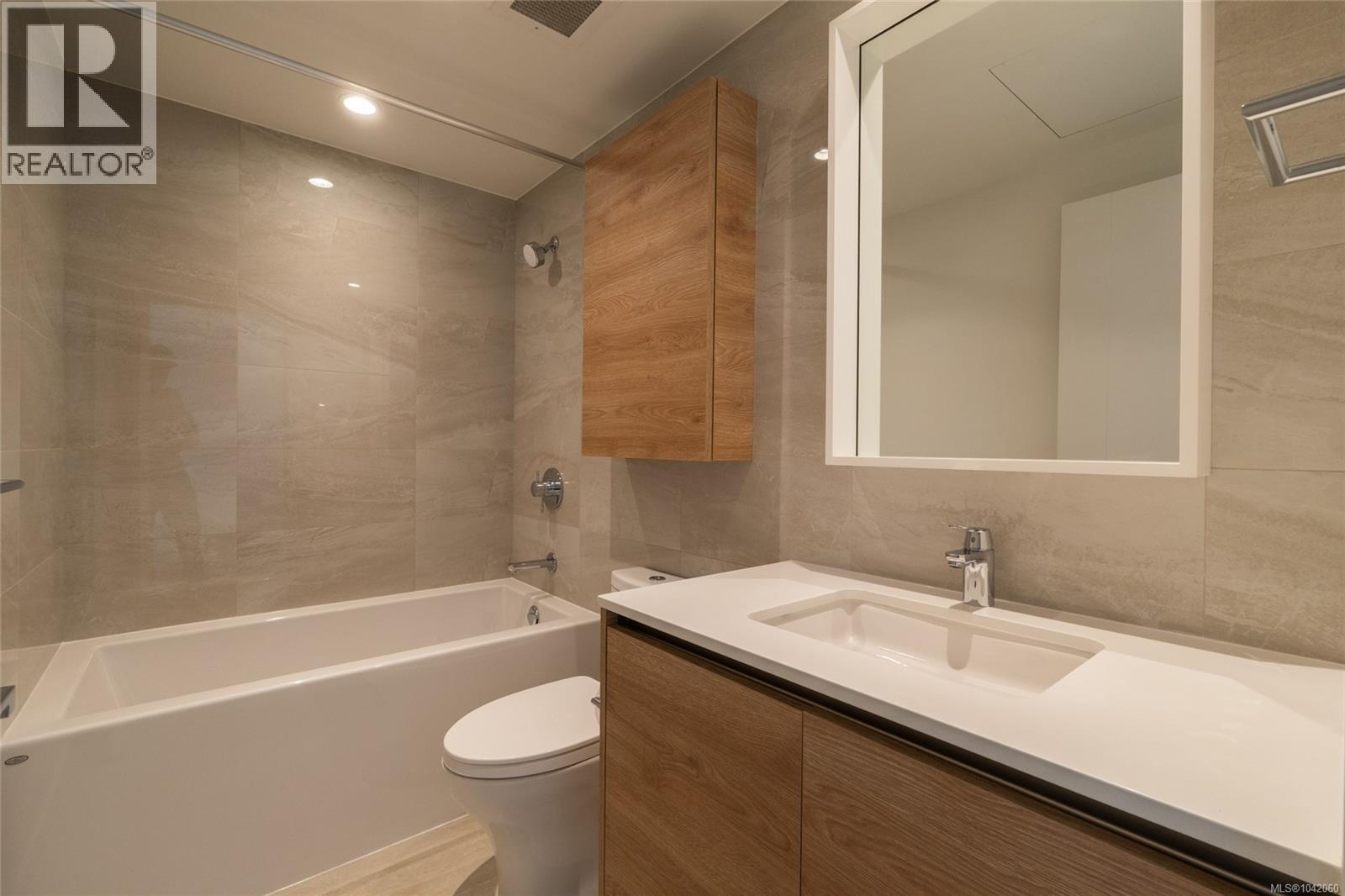 705 369 Tyee Rd Property Photo 31