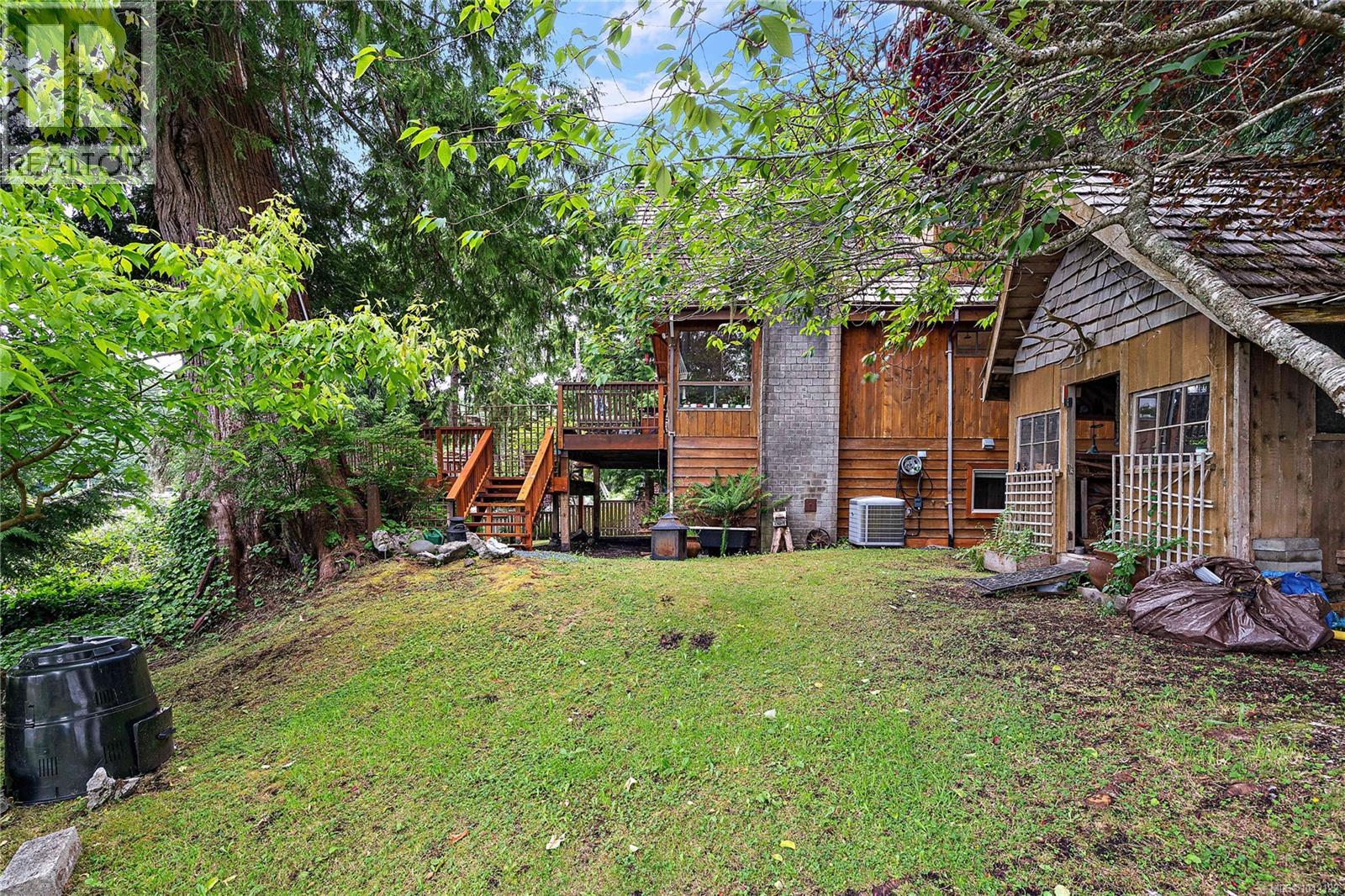 8595 Glenview Rd Property Photo 38