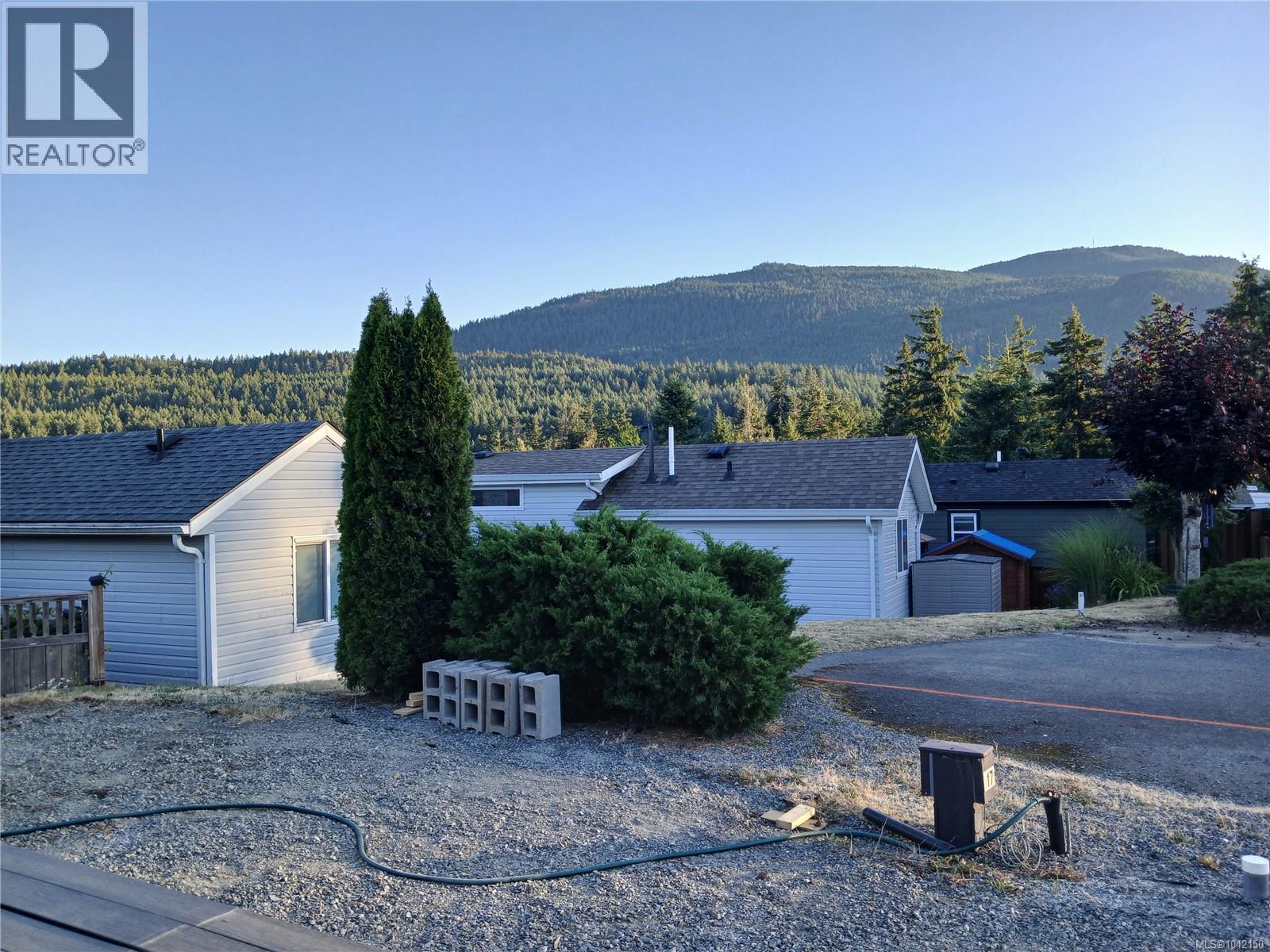 2139 Nimpkish Lake Way Property Photo 3