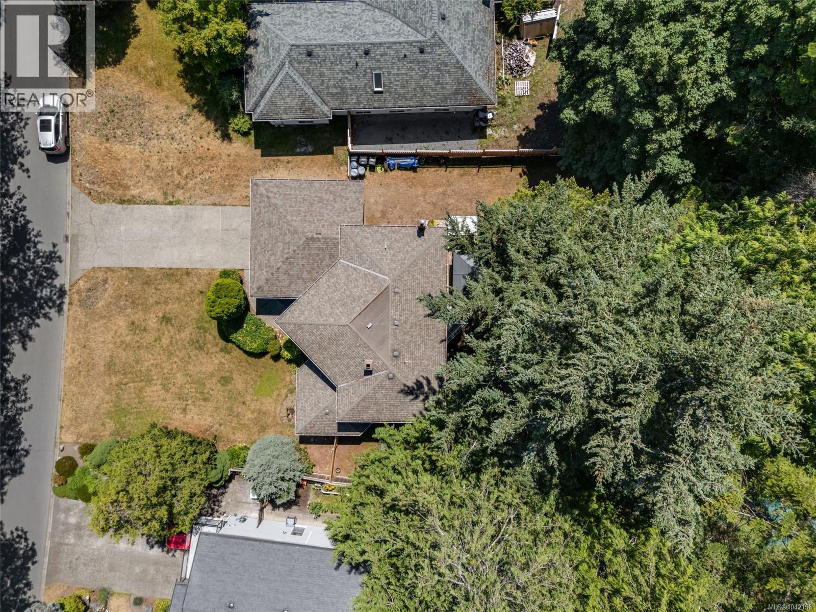 4682 Lochside Dr Property Photo 25