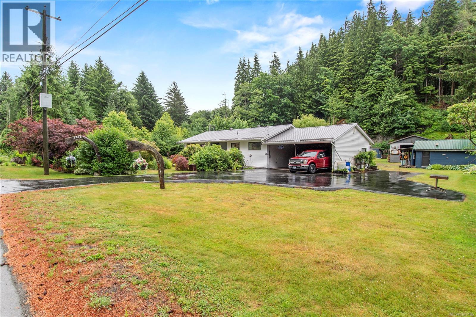 1276 Sayward Rd Property Photo 1