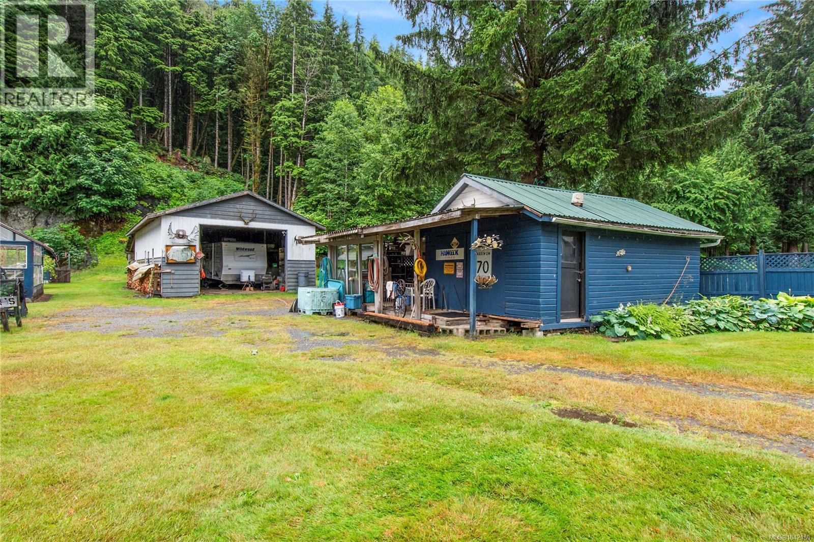 1276 Sayward Rd Property Photo 2
