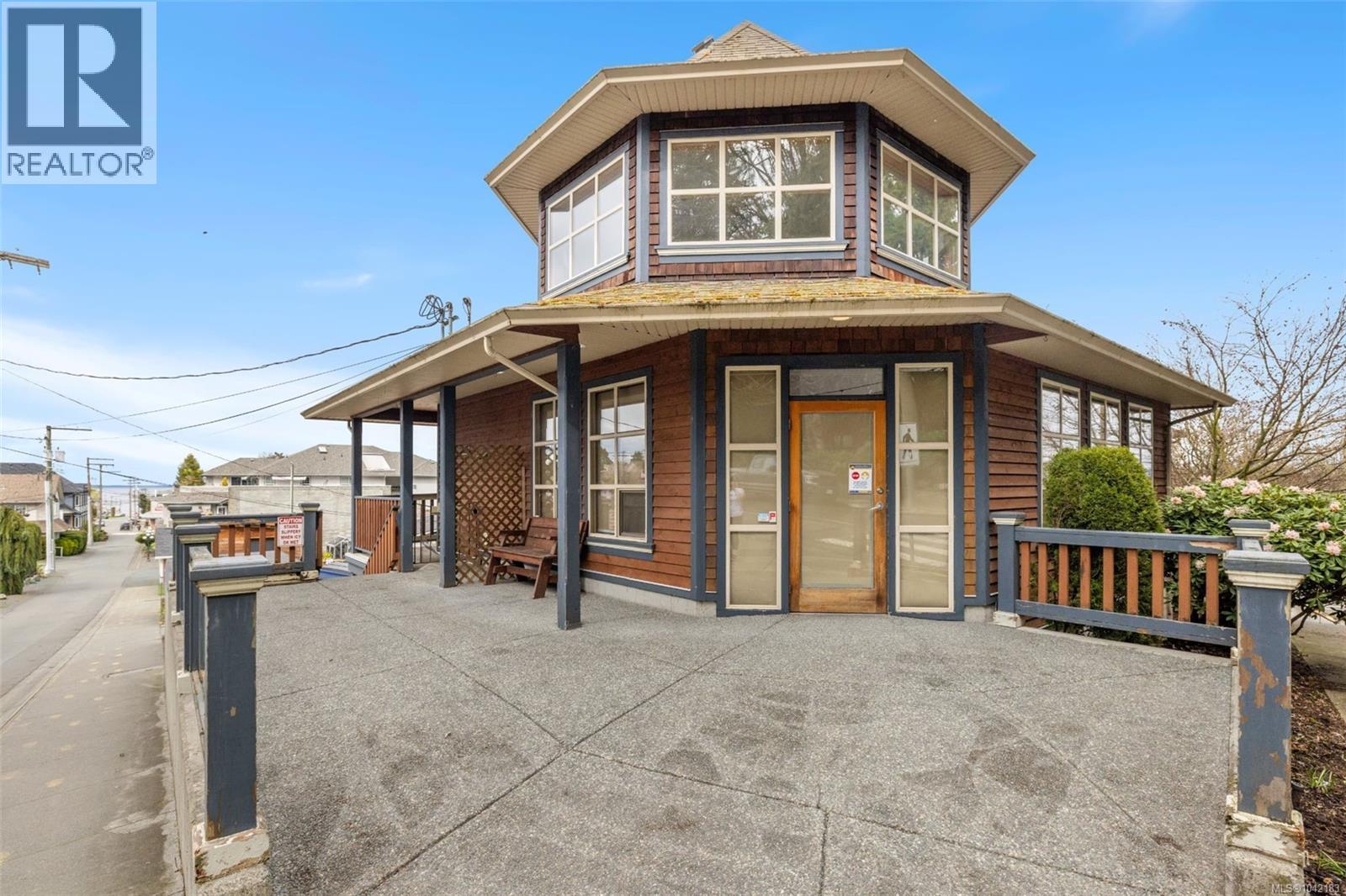 9828 Croft St Property Photo 12