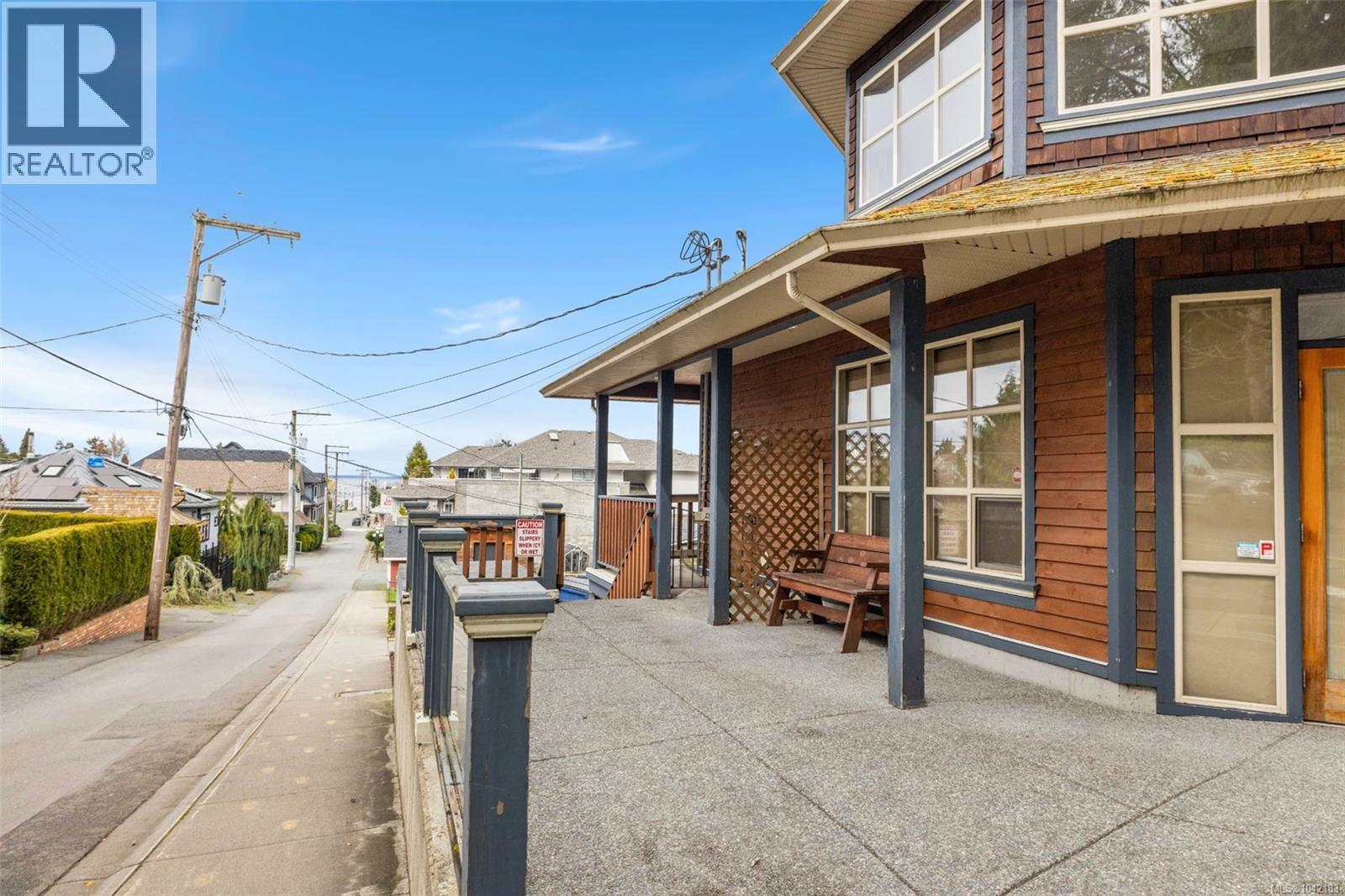 9828 Croft St Property Photo 15