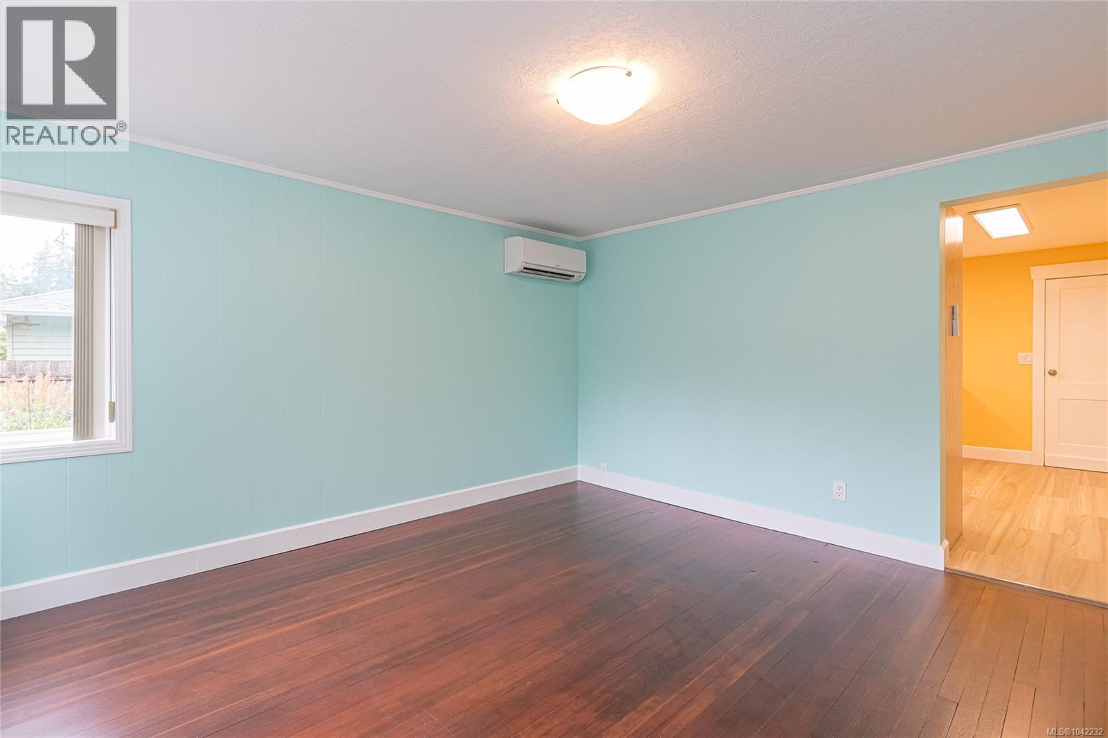 5934 Highland Ave Property Photo 9