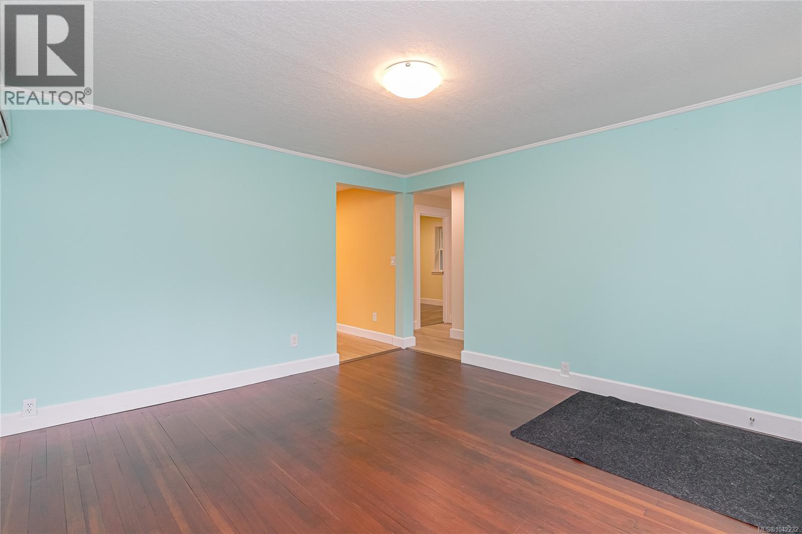 5934 Highland Ave Property Photo 11